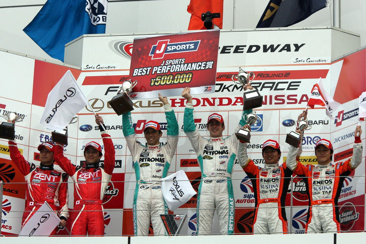 GT500クラスの暫定表彰式