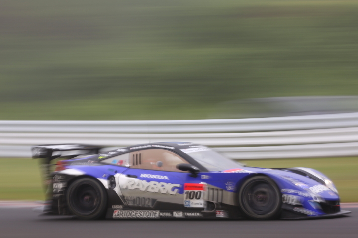 公式練習: RAYBRIG HSV-010（伊沢拓也／小暮卓史組）