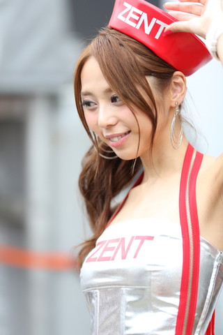 予選日ピットウォーク: レースクイーン