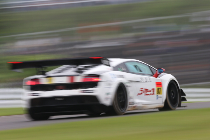 ノックアウト予選: ラ・セーヌ ランボルギーニ GT3（山内英輝／吉本大樹組）