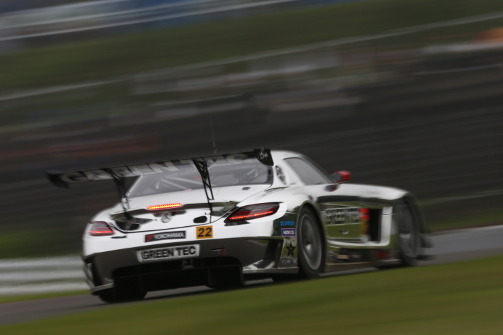 ノックアウト予選: グリーンテック SLS AMG GT3（和田久／城内政樹組）