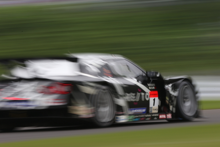 ノックアウト予選: REITO MOLA GT-R （本山哲／関口雄飛組）