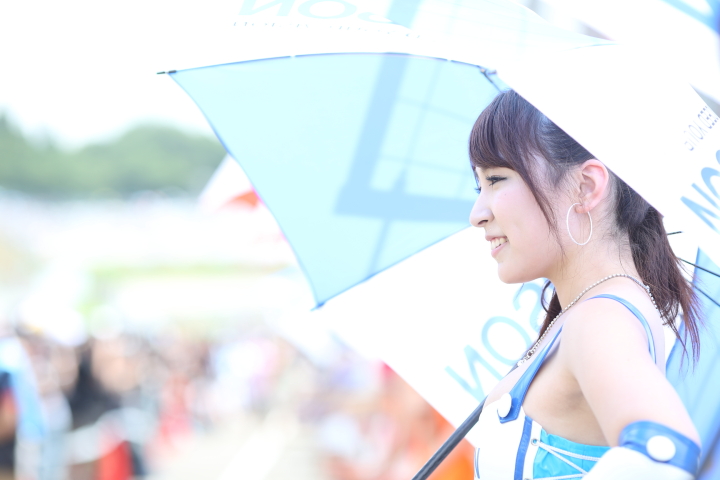 決勝日ピットウォーク: レースクイーン