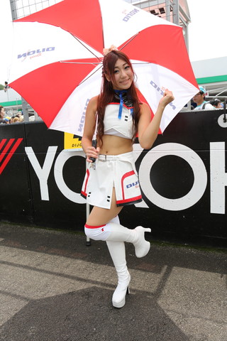 決勝日ピットウォーク: レースクイーン