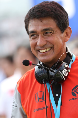 スターティンググリッド: 鈴木亜久里監督（AUTOBACS RACING TEAM AGURI）