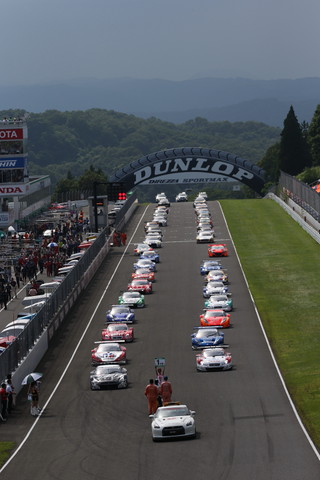 まもなくフォーメーションラップ開始