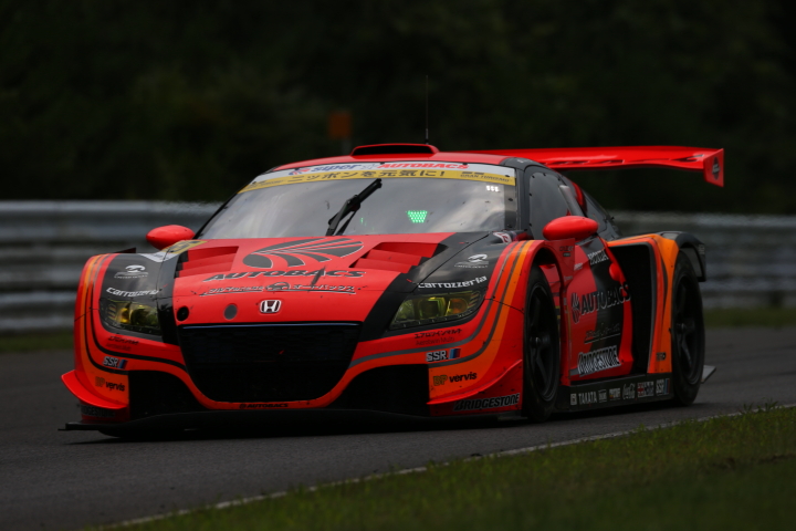 決勝: ARTA CR-Z GT（高木真一／小林崇志組）