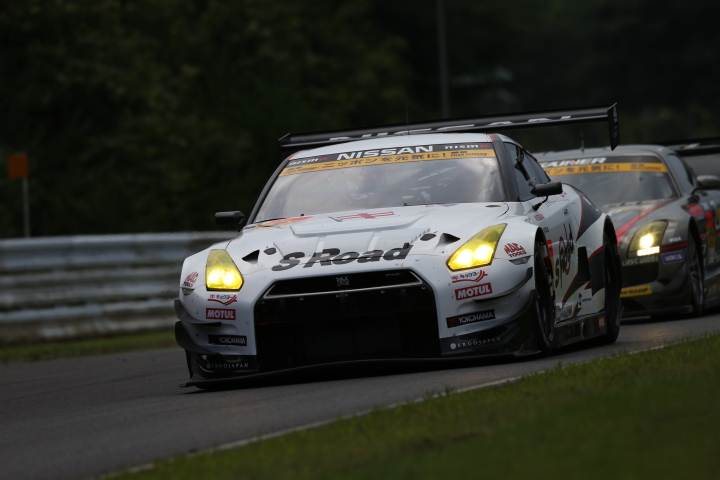 決勝: S Road NDDP GT-R（星野一樹／佐々木大樹組）