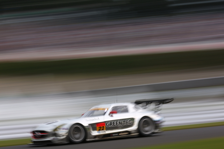 決勝: グリーンテック SLS AMG GT3（和田久／城内政樹組）