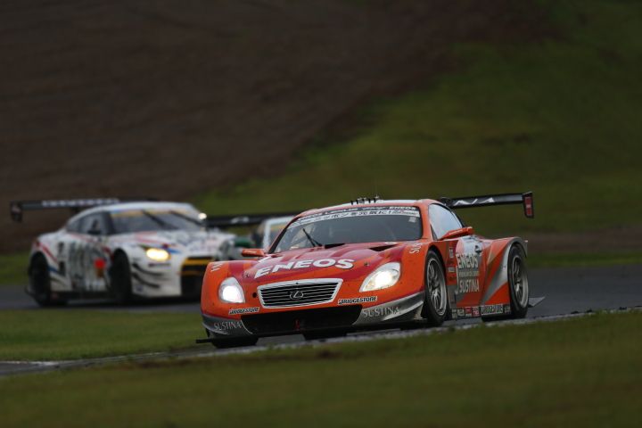 決勝: ENEOS SUSTINA SC430（大嶋和也／国本雄資組）