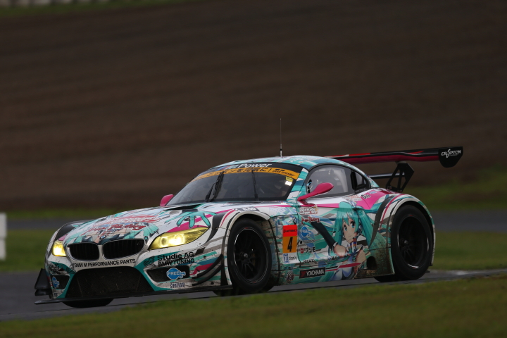 決勝: GSR 初音ミク　BMW（谷口信輝／片岡龍也組）