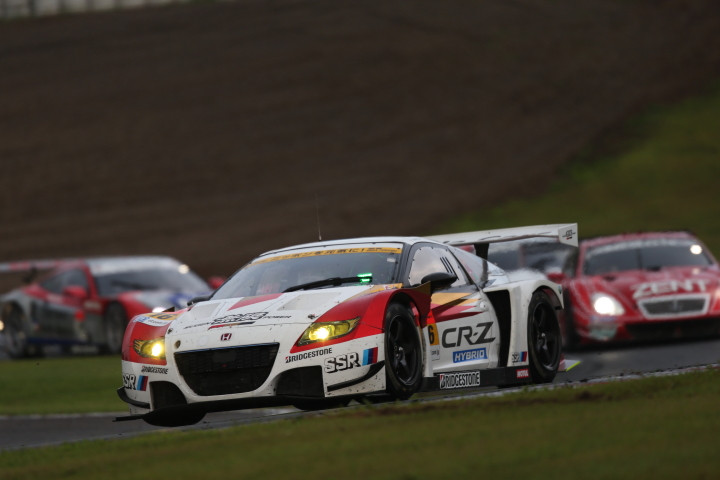 GT300クラス決勝2位はMUGEN CR-Z GT（武藤英紀／中山友貴組）