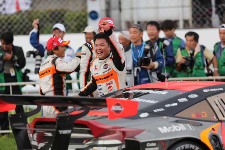 GT500クラスで優勝した松浦孝亮（ARTA HSV-010 ）