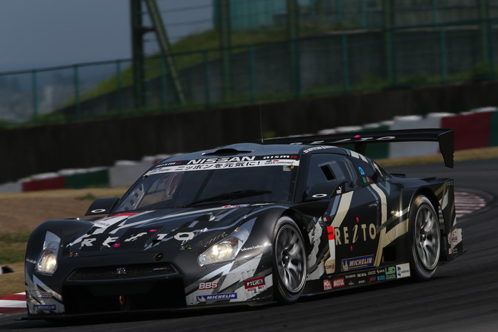 決勝レース: REITO MOLA GT-R （本山哲／関口雄飛組）