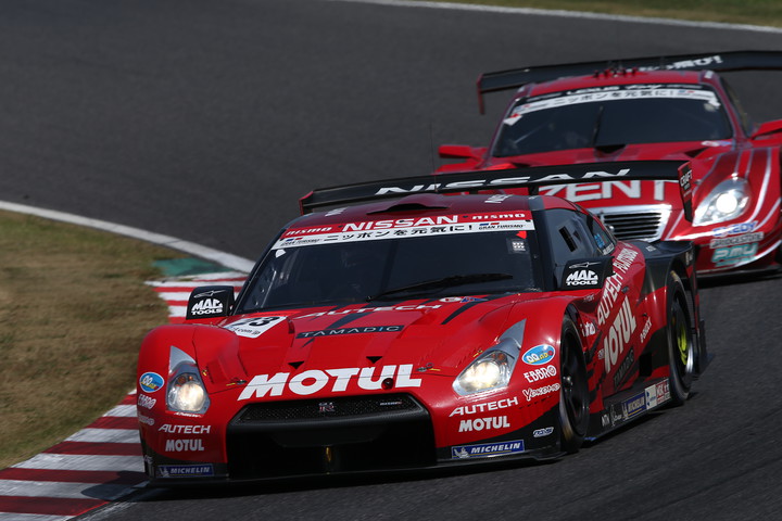 決勝レース: MOTUL AUTECH GT-R（柳田真孝／ロニー・クインタレッリ組）