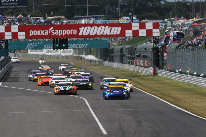 1000kmの決勝レースがスタートした