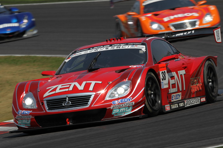 決勝レース: ZENT CERUMO SC430（立川祐路／平手晃平組）