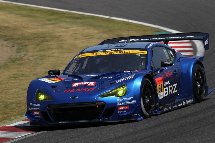 決勝レース: SUBARU BRZ R&D SPORT（山野哲也／佐々木孝太／井口卓人組）