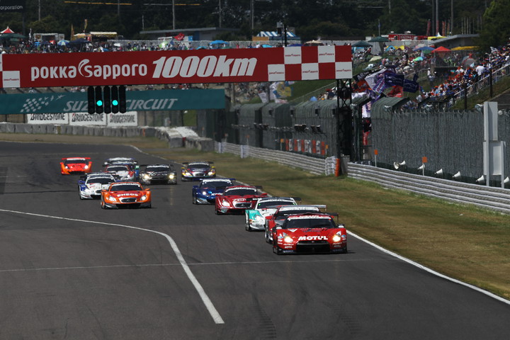 1000kmの決勝レースがスタートした