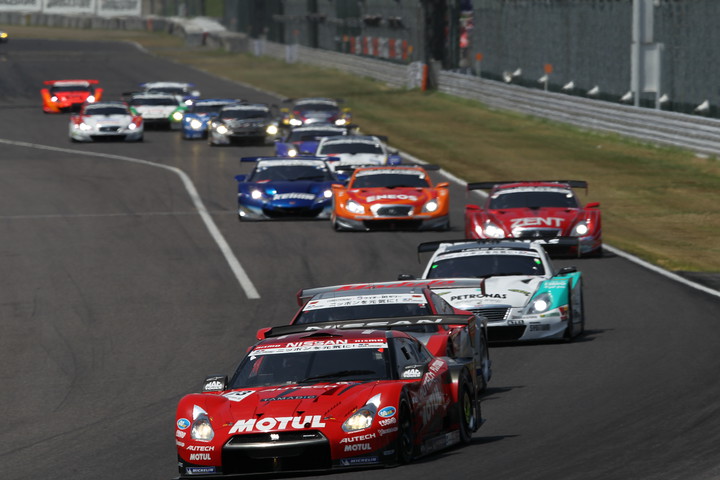 1000kmの決勝レースがスタートした