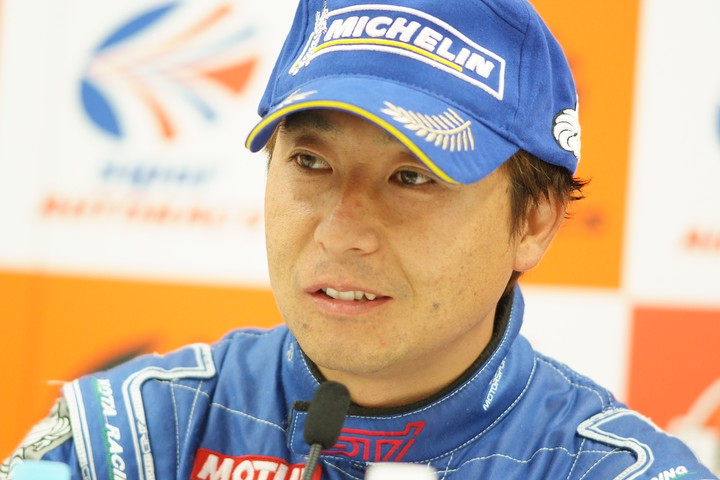決勝記者会見: GT300クラス優勝の佐々木孝太（SUBARU BRZ R&D SPORT）