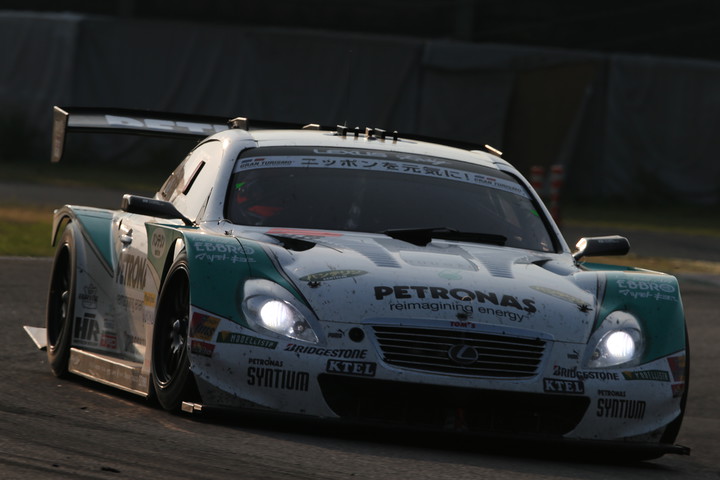 PETRONAS TOM'S SC430（中嶋一貴／ジェームス・ロシター組）