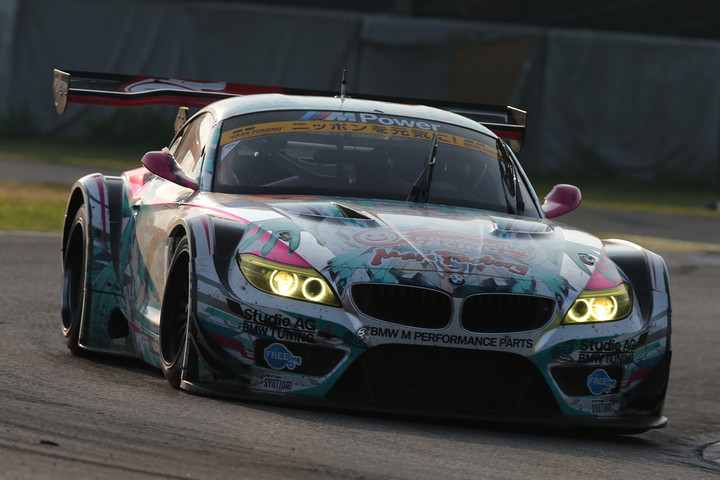 GSR 初音ミク　BMW（谷口信輝／片岡龍也／ヨルグ・ミューラー組）