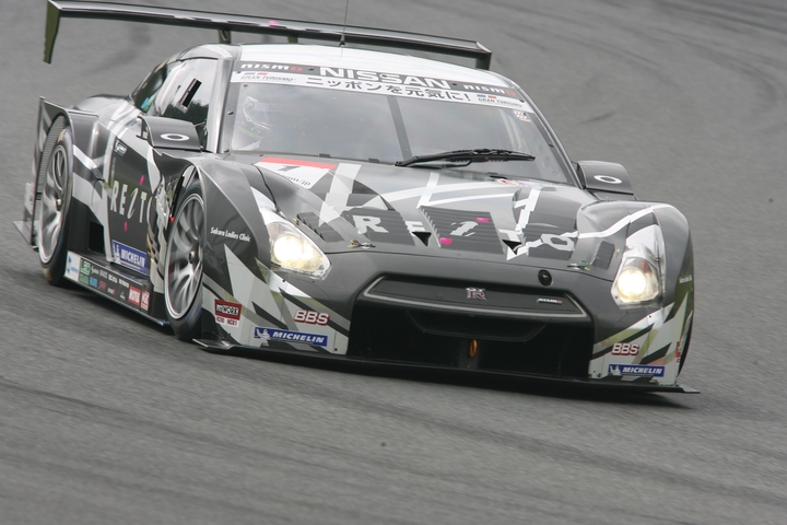 公式練習: GT500クラストップタイムはREITO MOLA GT-R（本山哲／関口雄飛組）