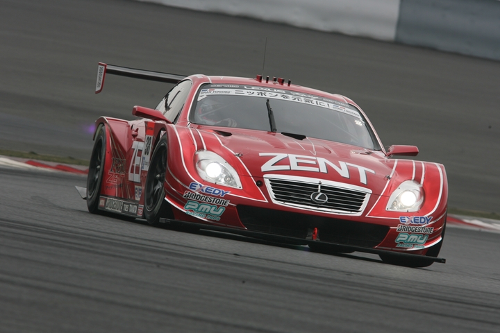 ノックアウト予選: GT500クラスポールポジションはZENT CERUMO SC430（立川祐路／平手晃平組）、立川の通算最多ポール獲得数は18回になった