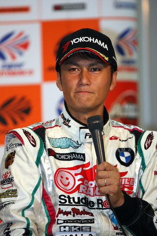決勝記者会見: GT300クラス優勝の谷口信輝（GSR 初音ミクBMW）