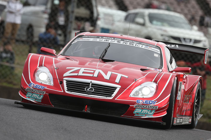 GT500クラスポールポジションはZENT CERUMO SC430（立川祐路／平手晃平組）