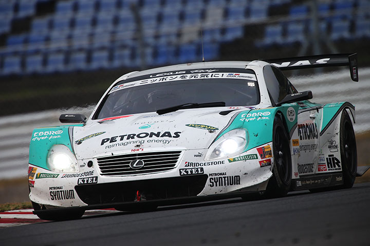 GT500クラス優勝はPETRONAS TOM'S SC430（中嶋一貴／ジェームス・ロシター組）