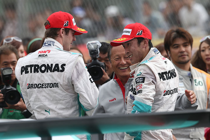 GT500クラスウィナーの中嶋一貴とジェームス・ロシター