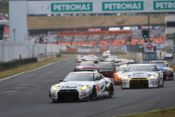 GT300クラスのスタートシーン