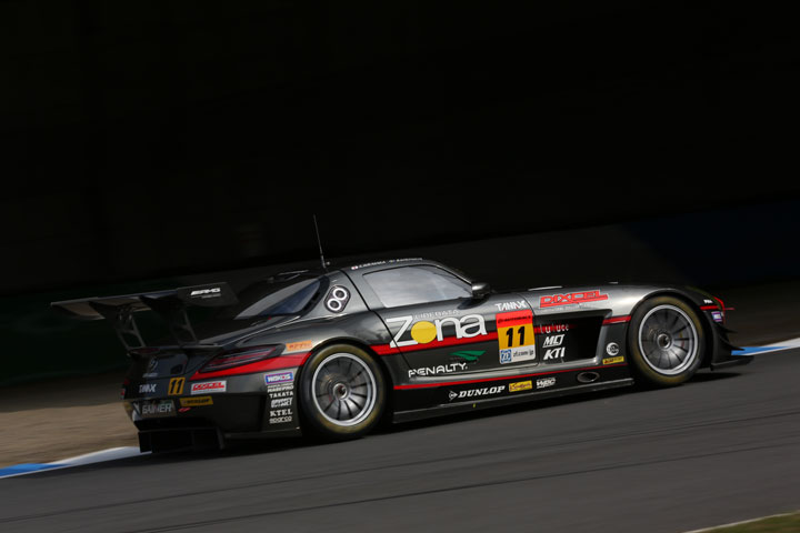 公式練習: GT300クラストップタイムは平中克幸／ビヨン・ビルドハイム組（GAINER DIXCEL SLS）