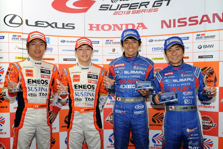 予選フォトセッション: 両クラスのポールシッターたち