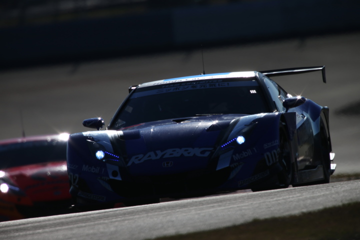 スーパーGT500クラス第1レース公式予選: 小暮卓史（RAYBRIG HSV-010）