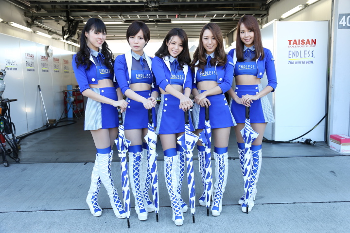 ピットウォーク: レースクイーン