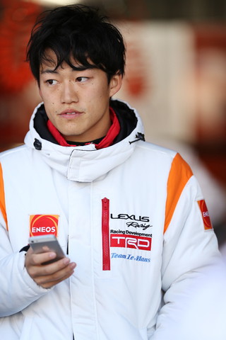 ピットウォーク: 国本雄資（SF:P.MU/CERUMO·INGING／GT500:ENEOS SUSTINA SC430）