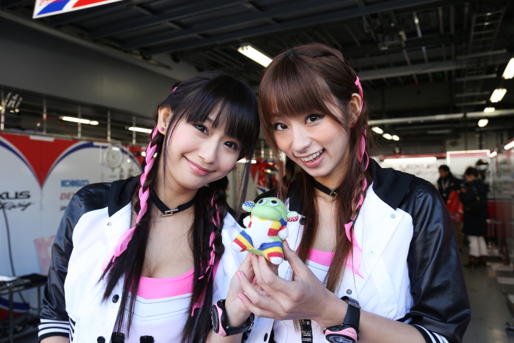 ピットウォーク: レースクイーン