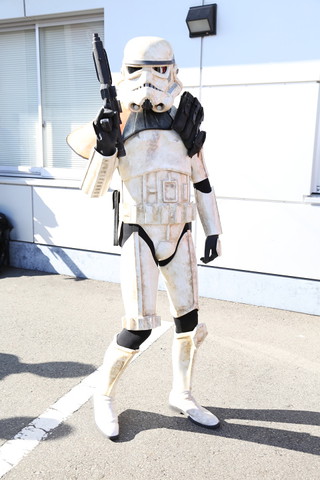 銃を構えるスターウォーズ帝国軍、トルーパー