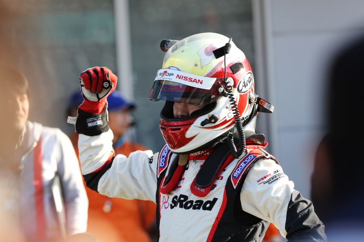 スーパーGT300クラス第1レース決勝: 優勝した佐々木大樹（S Road NDDP GT-R）