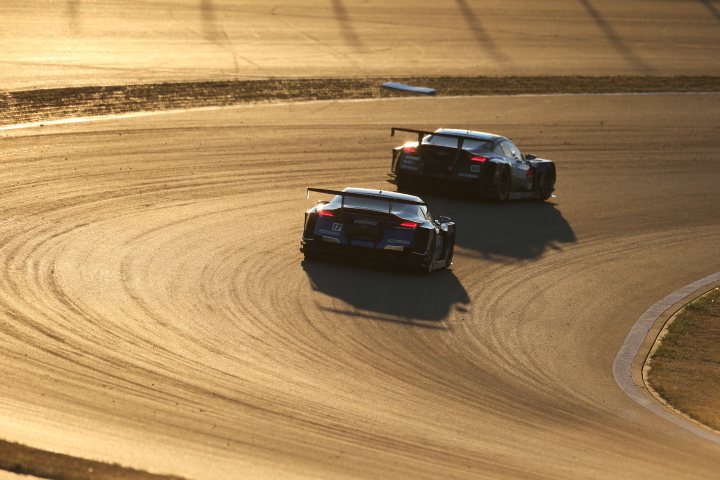 スーパーGT500クラス第1レース決勝: 小暮卓史 vs 塚越広大