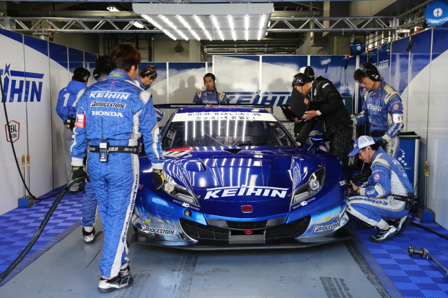 パレード: GT500:KEIHIN HSV-010（塚越広大／金石年弘組）