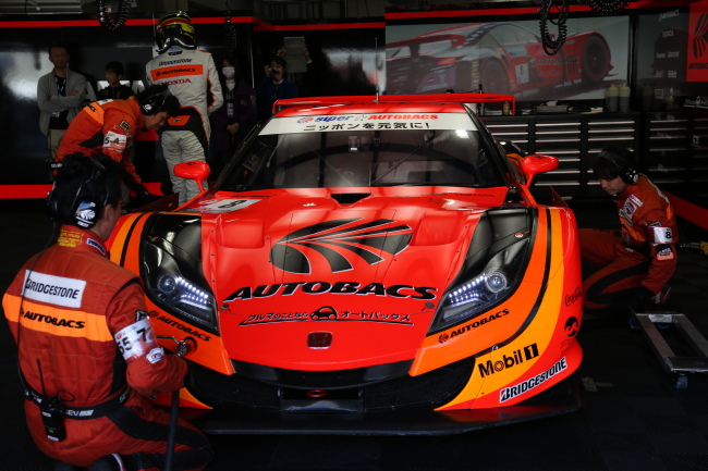 パレード: GT500:ARTA HSV-010（松浦孝亮／ラルフ・ファーマン組）