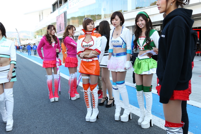 レジェンドカップ: レースクイーン