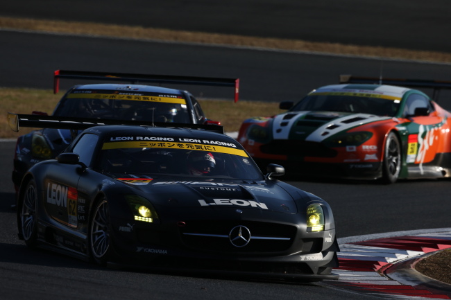 スーパーGT300クラス第2レース決勝: 黒澤翼（LEON SLS）