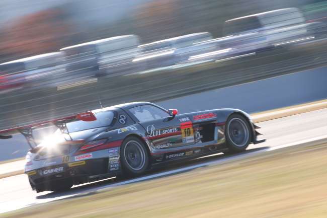 スーパーGT300クラス第2レース決勝: 田中哲也（GAINER Rn-SPORTS DIXCEL SLS）