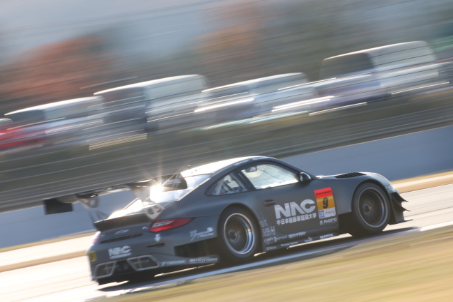 スーパーGT300クラス第2レース決勝: 密山祥吾（NAC攻殻機動隊ARISE DR ポルシェ）