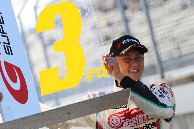 スーパーGT300クラス第2レース決勝: 3位の谷口信輝（GSR 初音ミクBMW）